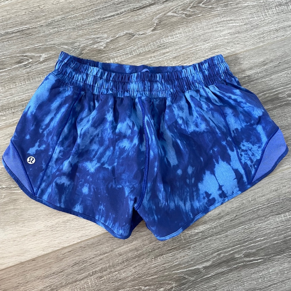 Lululemon hottie hot shorts, size 6